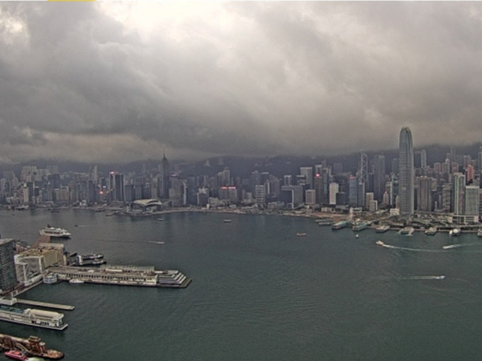 预测今日间中有骤雨。天文台图片