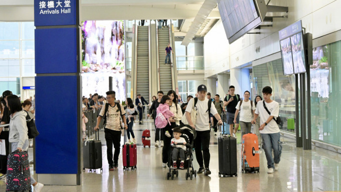 「經珠港飛」便利內地旅客國際出行  運流局：開通3個月已逾萬人使用服務 