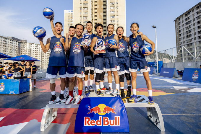 Red Bull Half Court三人籃球賽男子及女子組冠軍。相片由公關提供