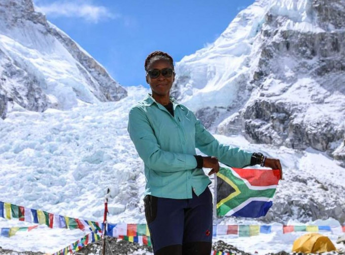 庫馬洛成為全球第一位成功在珠峰攻頂的非洲黑人女性。 網圖