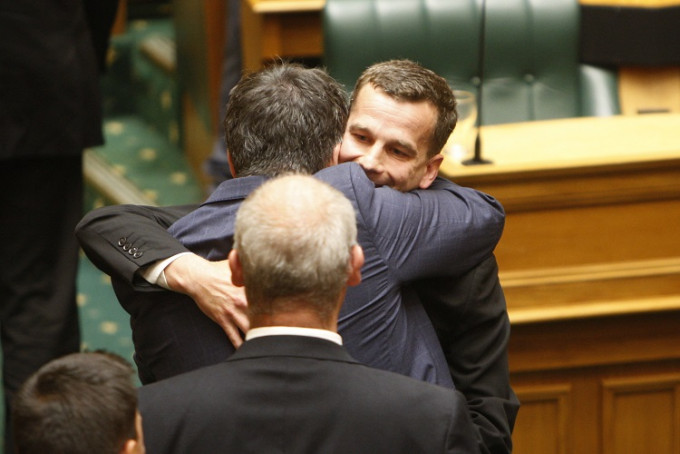 紐西蘭國會通過安樂死合法化議案，明年公投。AP圖