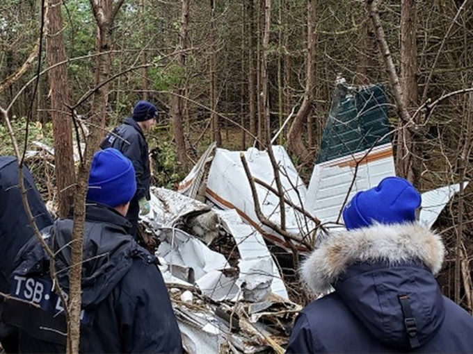 一架小型飛機在加拿大東部的安大略湖北岸樹木繁茂的地區墜毀，機上7人全數罹難。(網圖)