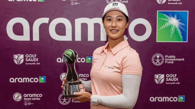 中国球手林希妤勇夺沙特阿美高球赛香港站个人赛冠军。