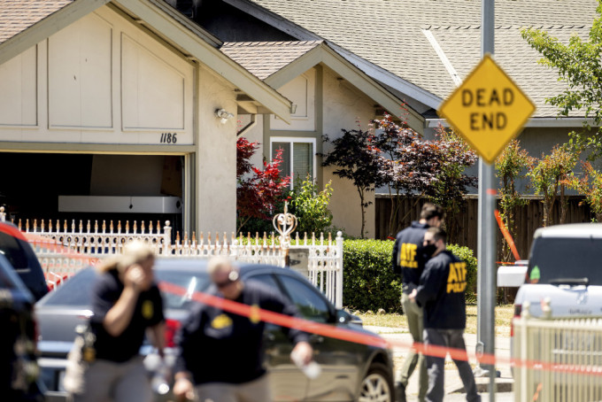 美国圣何塞市爆枪击案， 枪手击毙8人后自杀亡，FBI正展开进一步调查。AP图片