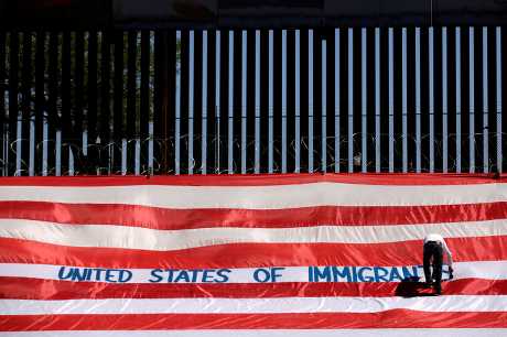 白宮宣布，禁止穿越墨西哥後到美國南部邊境的移民申請庇護。資料圖片