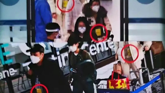 网民分享入韩经历，称被颈挂黄牌兼围拍。 微博图