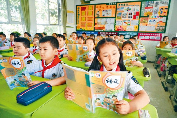 新學年，內蒙古呼和浩特一所小學繼續推動漢語教學。