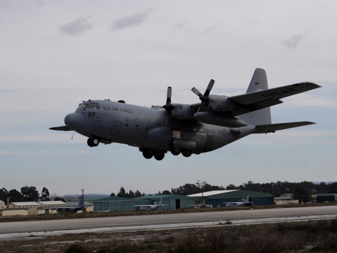 据报一架载有38人的智利空军运输机，在飞往南极基地途中失去联络。（示意网图）