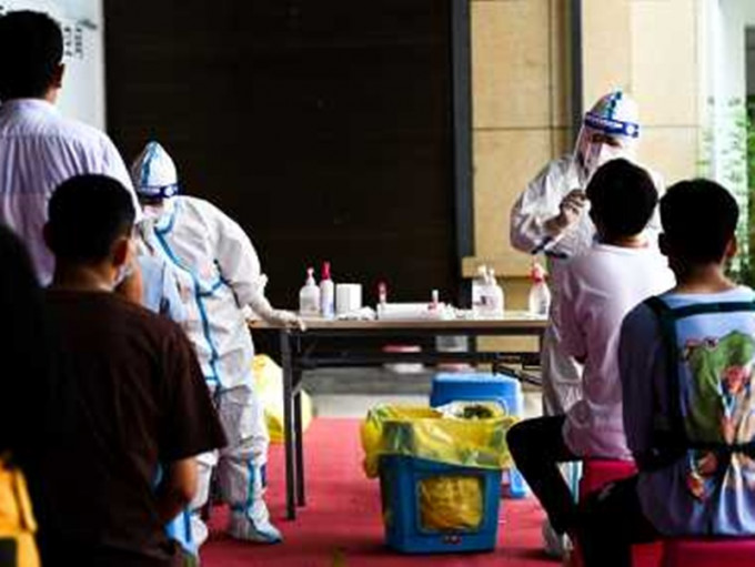 瑞麗市全員核酸檢測中發現個案。新華社圖片