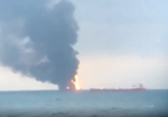黑海有2艘燃料船起火。網上圖片