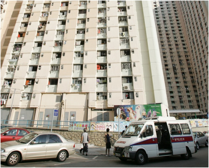 事发于大兴邨兴昌楼28楼一单位。