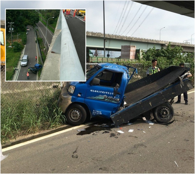 台灣桃園中壢有貨車疑爆胎從5層樓高公路墮地。網上圖片