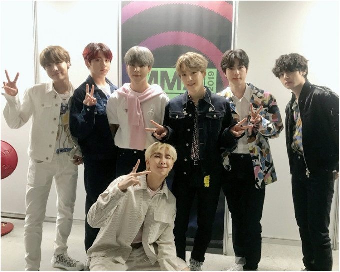 BTS被Billboard选为2019年全世界最受欢迎Kpop组合第1位。