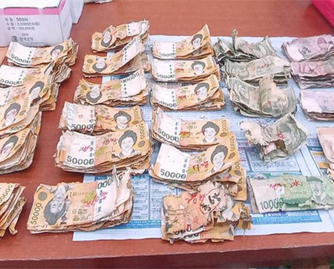 南韓民眾因怕經紙幣感染新冠肺炎過度清潔紙幣，致3.4億張鈔票破損報銷。