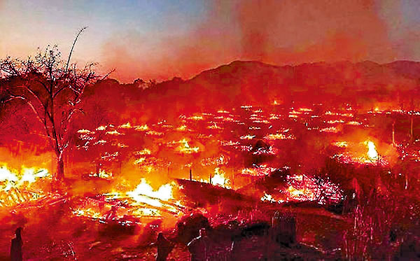 雲南翁丁古寨去年初發生大火。