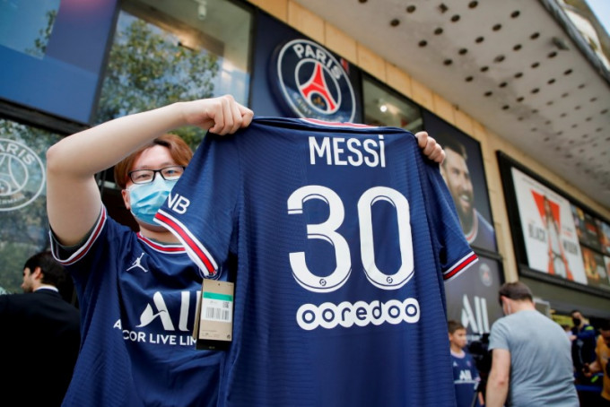 美斯的PSG球衣成为去年下半年的大热之选。