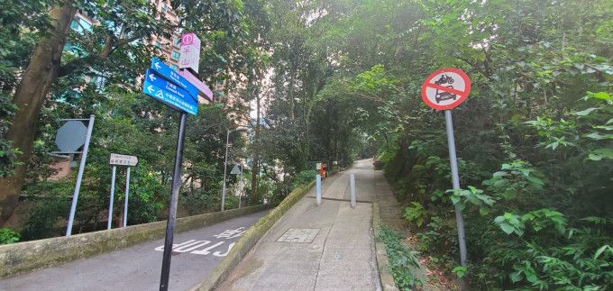 一名男子在半山行山期間跌傷，獲救送院。 楊偉亨攝