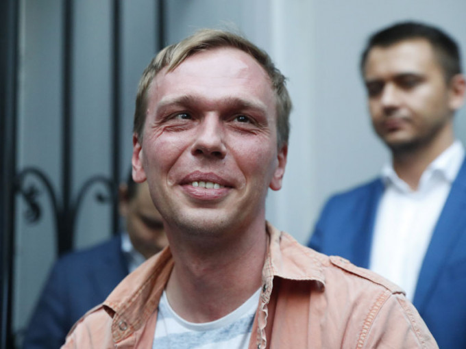 被俄羅斯指控販毒的著名偵查報道記者戈盧諾夫，獲當局撤銷販毒罪。AP
