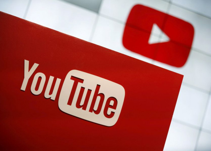 除了AT&T外，迪士尼及雀巢公司等亦已暫停在YouTube落廣告。