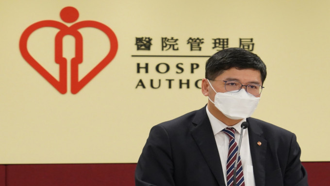 医管局行政总裁高拔升今在网志表示，本地新型冠状病毒病个案难免会进一步上升。资料图片