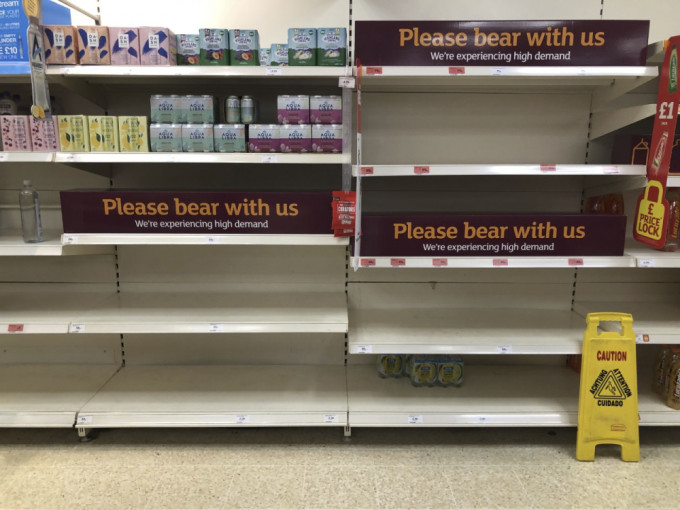 英国大量食品业员工收到隔离警示，以致出现食品供应短缺问题。AP图片