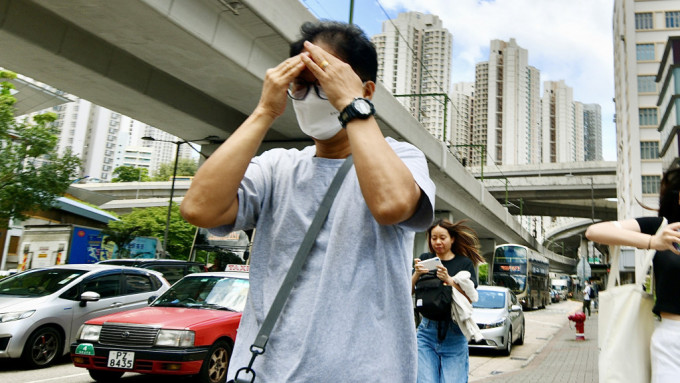 退休惩教助理郭绍辉一度反对合并两案，惟裁判官一锤定音，批准合并案件。资料图片