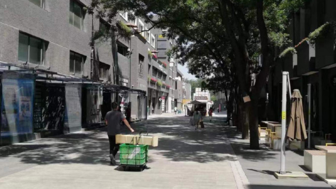 北京中關村創業大街有不少空置店面。微博