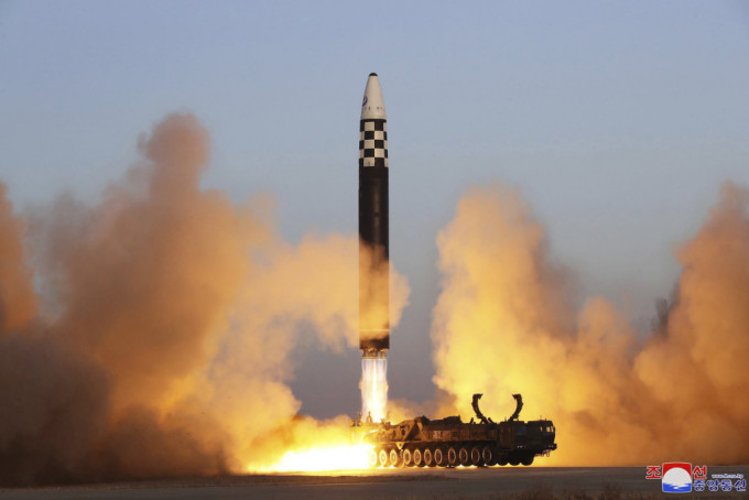 南韩指北韩周一早上发射一枚疑似洲际弹道导弹，图为北韩今年3月发射洲际弹道导弹。美联社