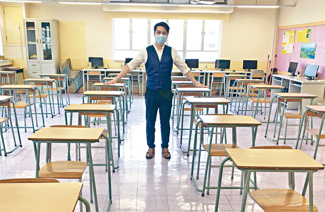 ■林達豪校長指，一般課室座位以「品」字型排列，而較大的特別室以「面對背」方式單行排列，以用盡空間並確保座位之間有至少一米距離。