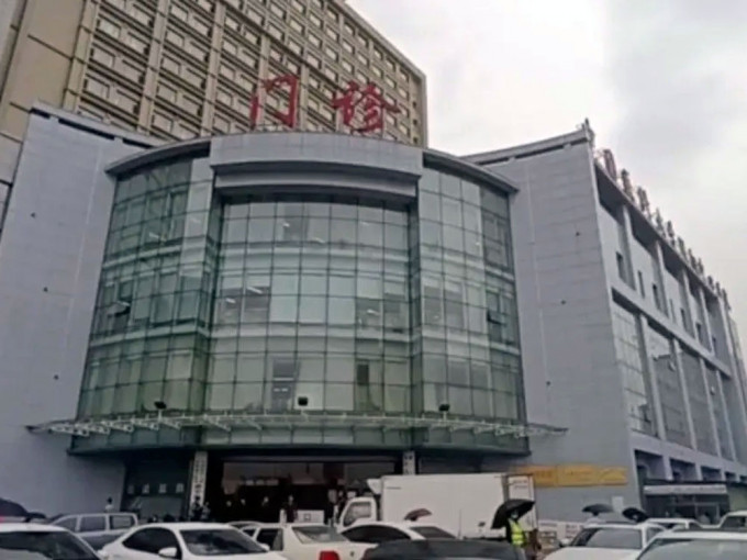 辽宁一家公司因限电发生煤气泄漏，23人中毒送院，暂无生命危险。