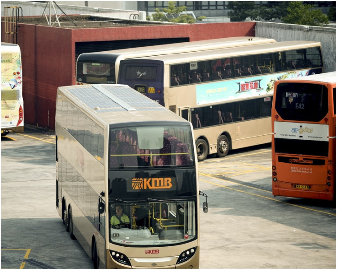 巴士部分路线或会因路面情况需要临时改道。