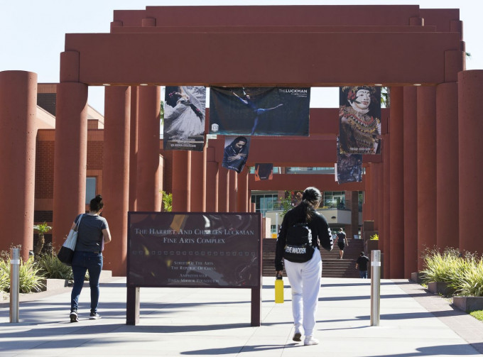 衛生部門下令南加州洛杉磯兩所名牌大學300多名學生和教職員隔離。AP