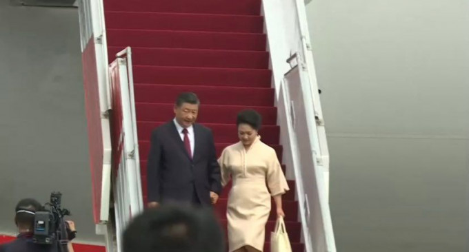國家主席習近平抵達印尼峇里出席G20峰會。