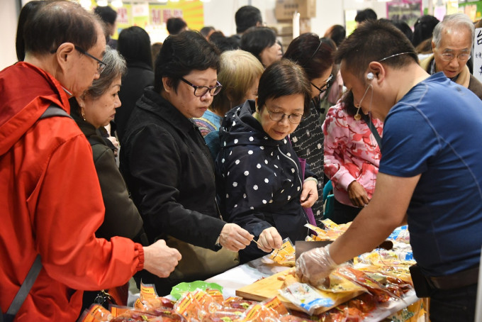 去年湾仔会展举办冬日美食节。资料图片