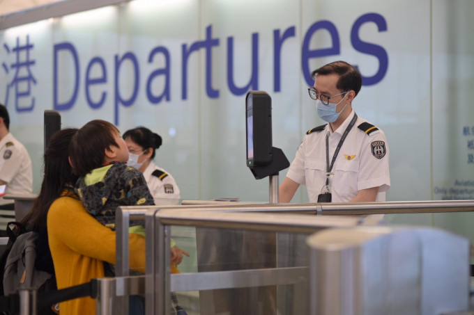至少5名确诊麻疹病人在机场或航空公司工作。