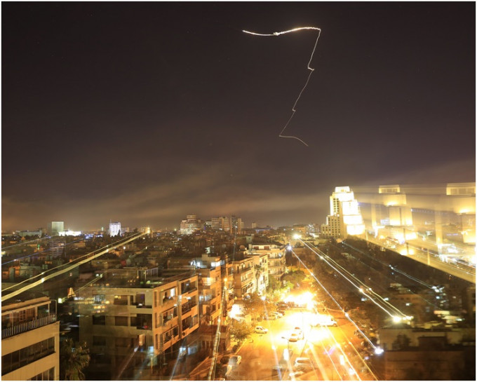 目擊指出，大馬士革至少傳出6聲爆炸巨響。AP