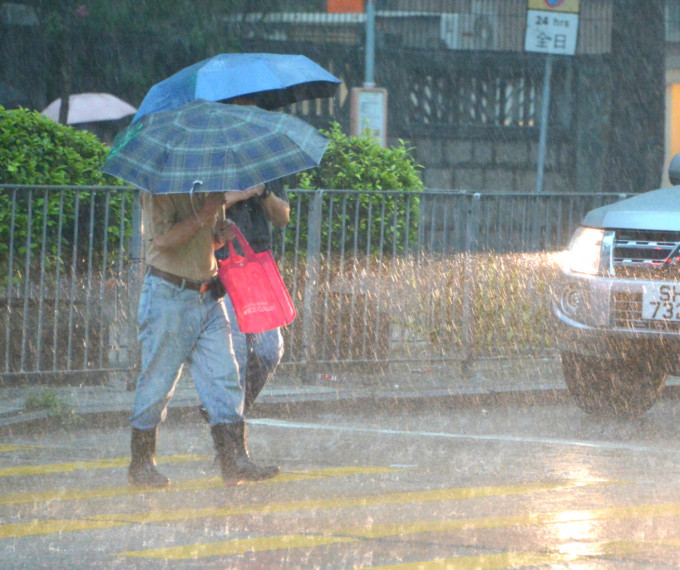 雷雨区影响本港。资料图片