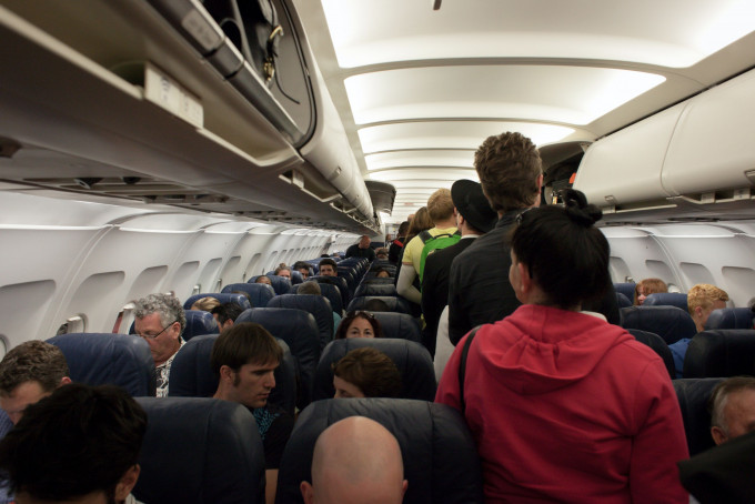 意大利禁止旅客使用座位顶的行李柜。 Unsplash图片