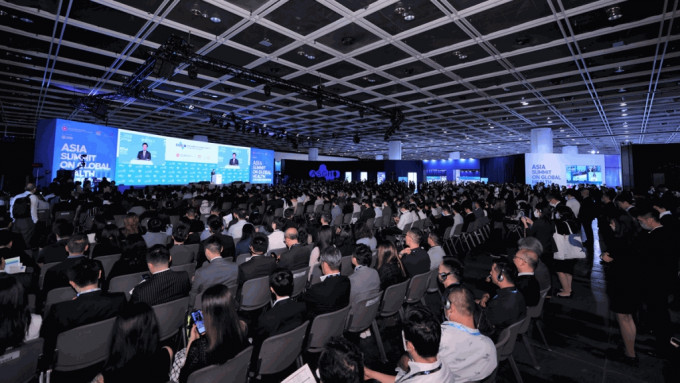 第三届「亚洲医疗健康高峰论坛」吸引来自40个国家和地区、超过2,500名与会者参与。