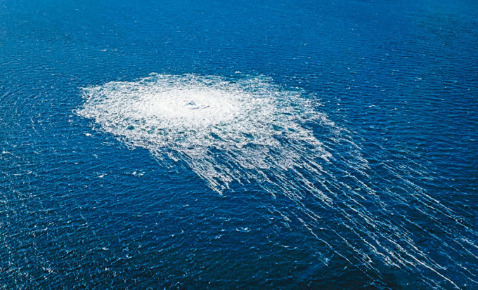 北溪2号天然气管去年9月水下爆炸，大量气体泄出波罗的海。