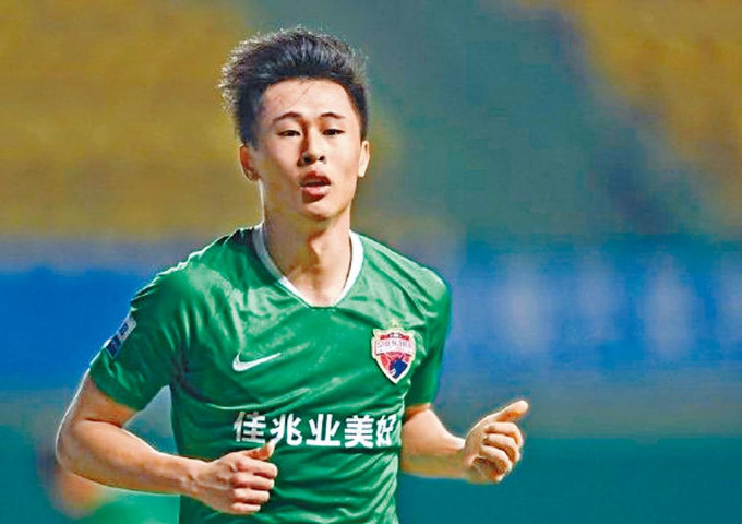 戴伟浚二○年回流加盟深圳市足球队，自此在内地发展。