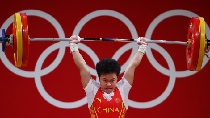 侯志慧夺举重女子49公斤级金牌，为中国摘下东京奥运第二金。Reuters
