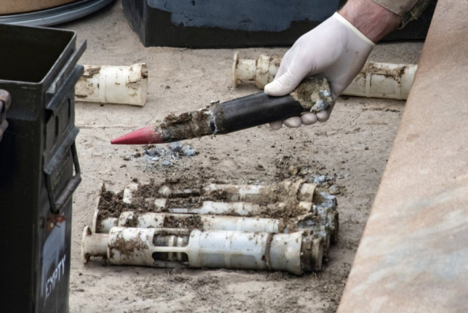 傳美國將向烏克蘭提供貧鈾穿甲彈。美聯社資料圖片