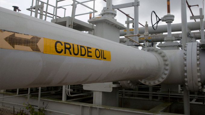 外电：美政府拟释放1.8亿桶石油储备以压低油价。路透社资料图