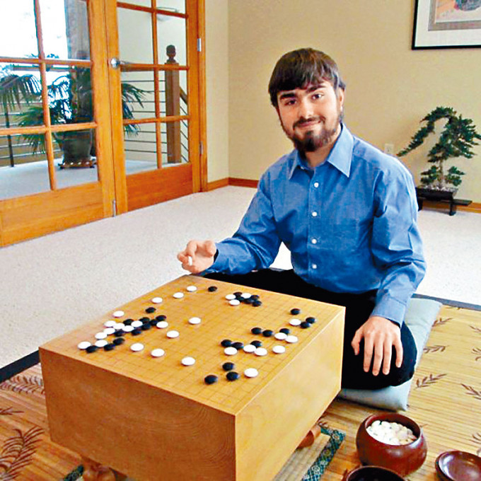 擊敗頂尖AI圍棋程式的美國圍棋手佩爾萊因。