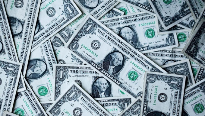 高盛警告，美元可能会失去主要储备货币地位。示意网图
