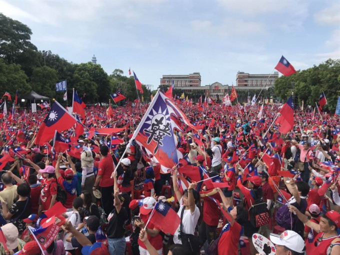 韩国瑜新竹造势大会宣称参加者突破30万人。网上图片