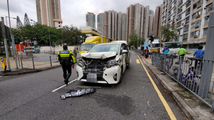 涉事七人車。  歐陽偉光攝