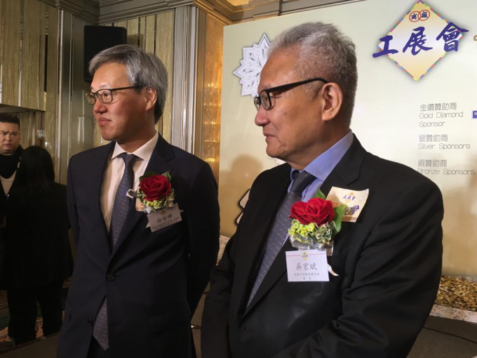 （左起）厂商会副会长徐晋晖、会长吴宏斌。
