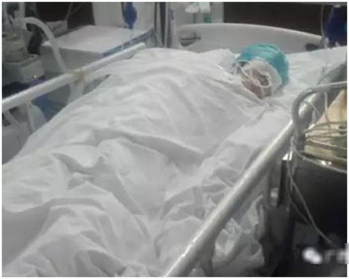 廣西貴港市一名女中學生疑因遭受體罰，致昏迷不醒，現於醫院的重症監護室接受治療（網上圖片）